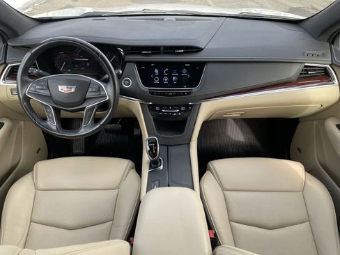 Used 2019 Cadillac XT5 Luxury image 24