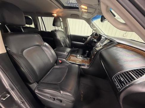 Used 2017 INFINITI QX80 4WD w/ Driver Assistance Package image 9
