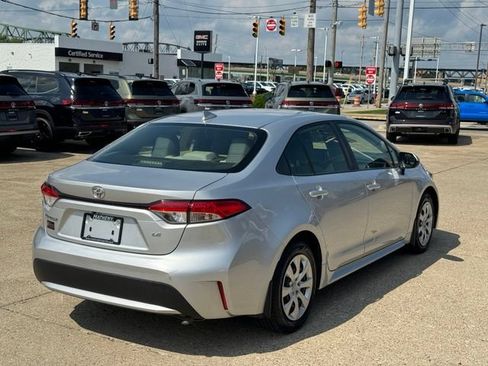 Used 2022 Toyota Corolla LE FWD image 6