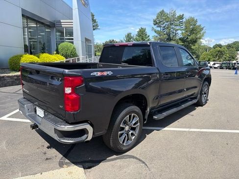 Used 2024 Chevrolet Silverado 1500 LT AWD/4WD image 7
