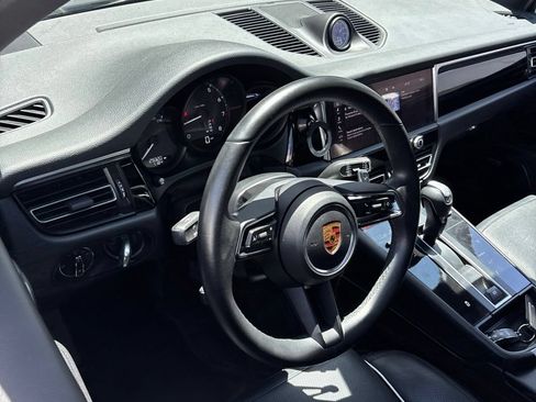 Used 2023 Porsche Macan Turbo AWD/4WD image 6