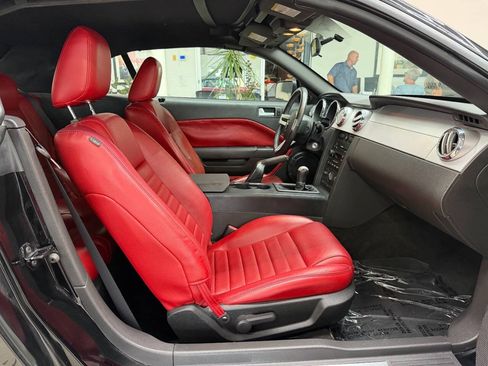 Used 2006 Ford Mustang GT RWD image 14