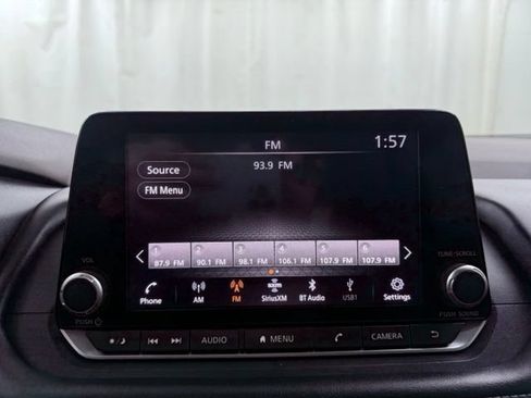 Used 2022 Nissan Rogue SV FWD image 29