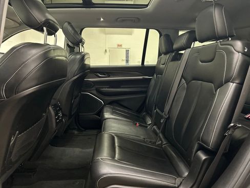Used 2022 Jeep Grand Cherokee L Limited image 15