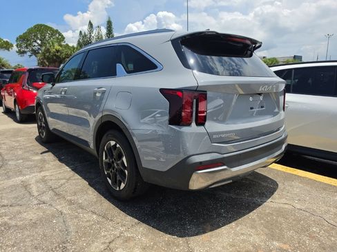 Certified 2024 Kia Sorento S FWD image 11
