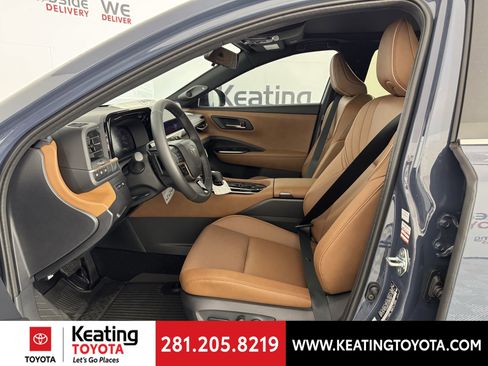 New 2025 Toyota Crown Signia image 5