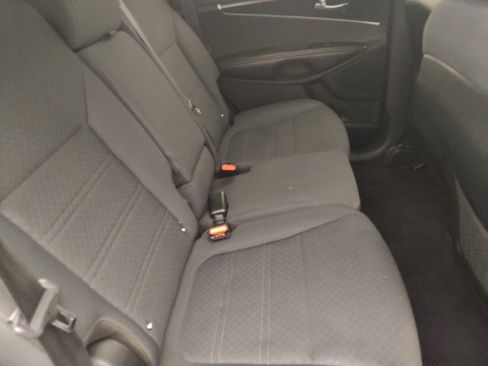 Used 2018 Kia Sorento FWD image 19