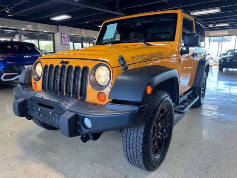 Used 2013 Jeep Wrangler Sahara AWD/4WD image 3