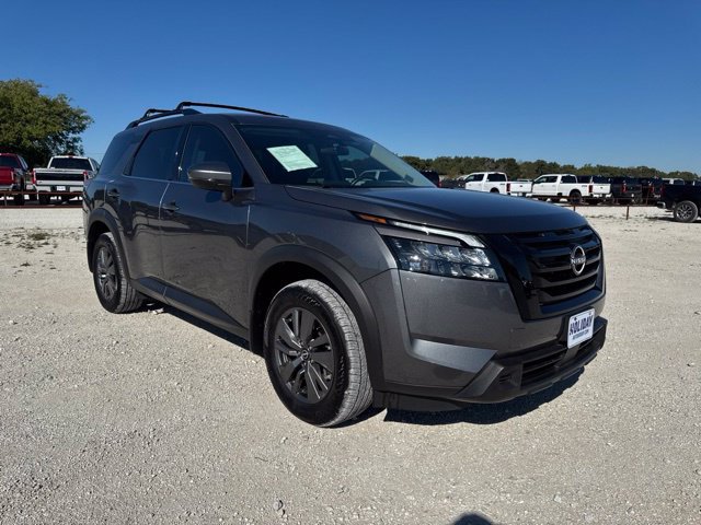 Used 2025 Nissan Pathfinder SV w/ Black Appearance Package FWD image 8