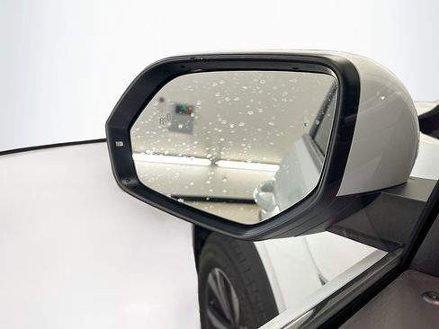 Used 2024 Volkswagen Atlas Cross Sport SE image 16