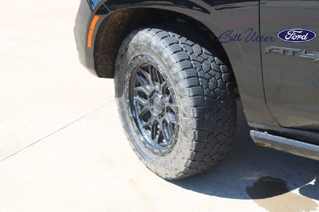 Used 2025 GMC Yukon AT4 Ultimate w/ LPO, Floor Liner Package AWD/4WD image 9