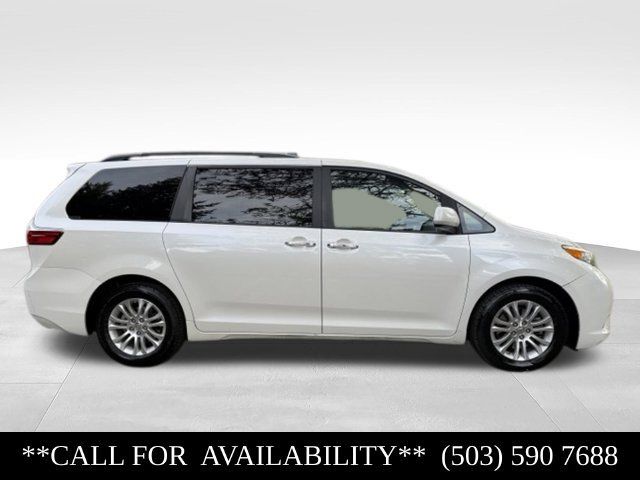 Used 2015 Toyota Sienna XLE w/ XLE Navigation Package FWD image 6