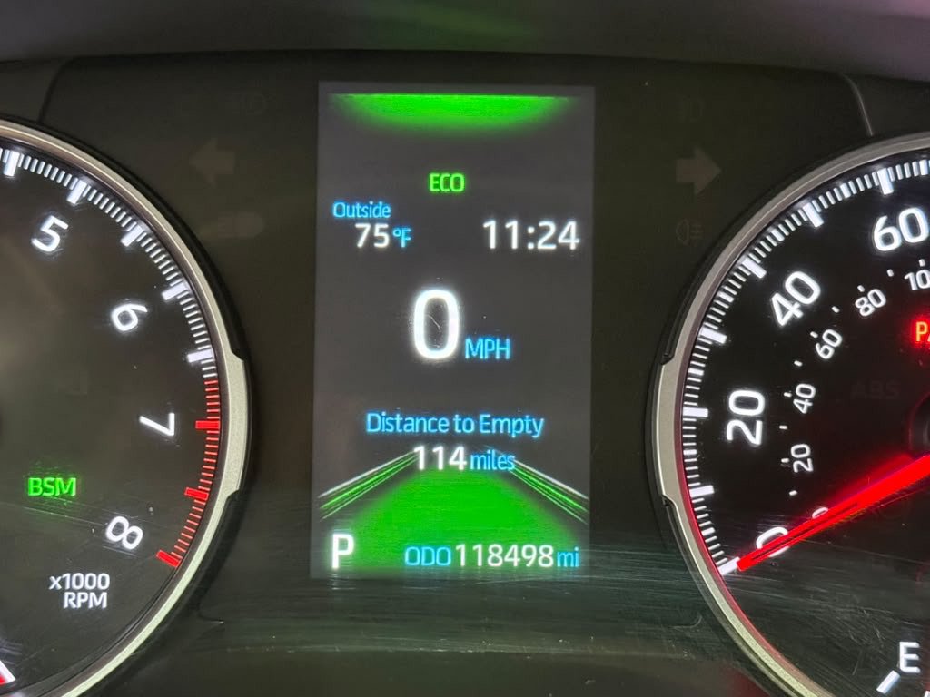 Used 2022 Toyota RAV4 LE AWD/4WD image 12