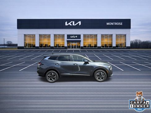 Used 2023 Kia Sportage LX AWD/4WD image 4