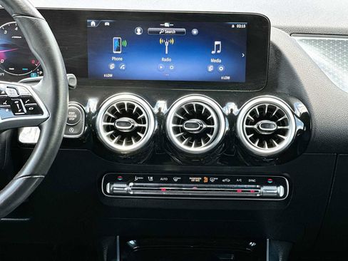 Used 2025 Mercedes-Benz GLA 250 4MATIC w/ Winter Package image 26