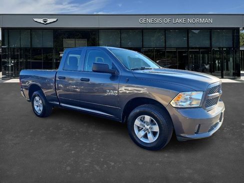 Used 2017 RAM 1500 Express image 2
