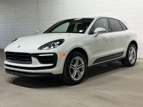 Certified 2026 Porsche Macan AWD/4WD image 1