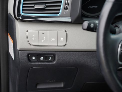 Used 2019 Kia Niro EX Premium w/ Sunroof Package image 17