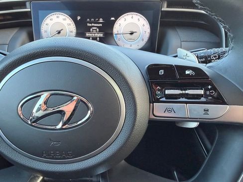 Used 2023 Hyundai Tucson Limited image 16