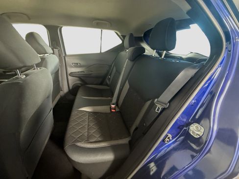 Used 2018 Nissan Kicks SV image 25