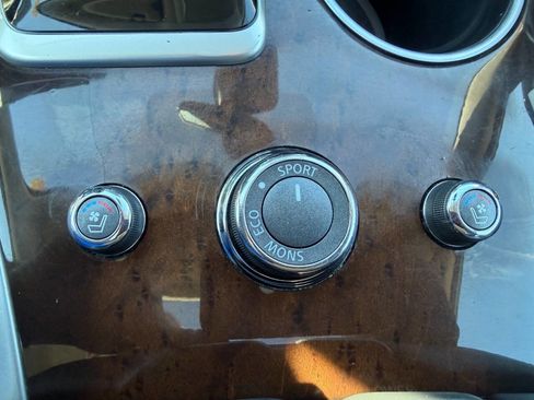 Used 2017 INFINITI QX60 Luxe w/ Deluxe Technology Package image 30