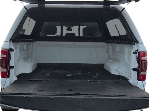 Used 2020 RAM 1500 Laramie AWD/4WD image 5