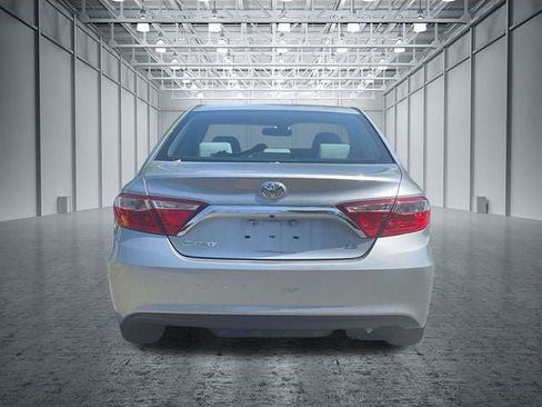 Used 2017 Toyota Camry LE FWD image 9