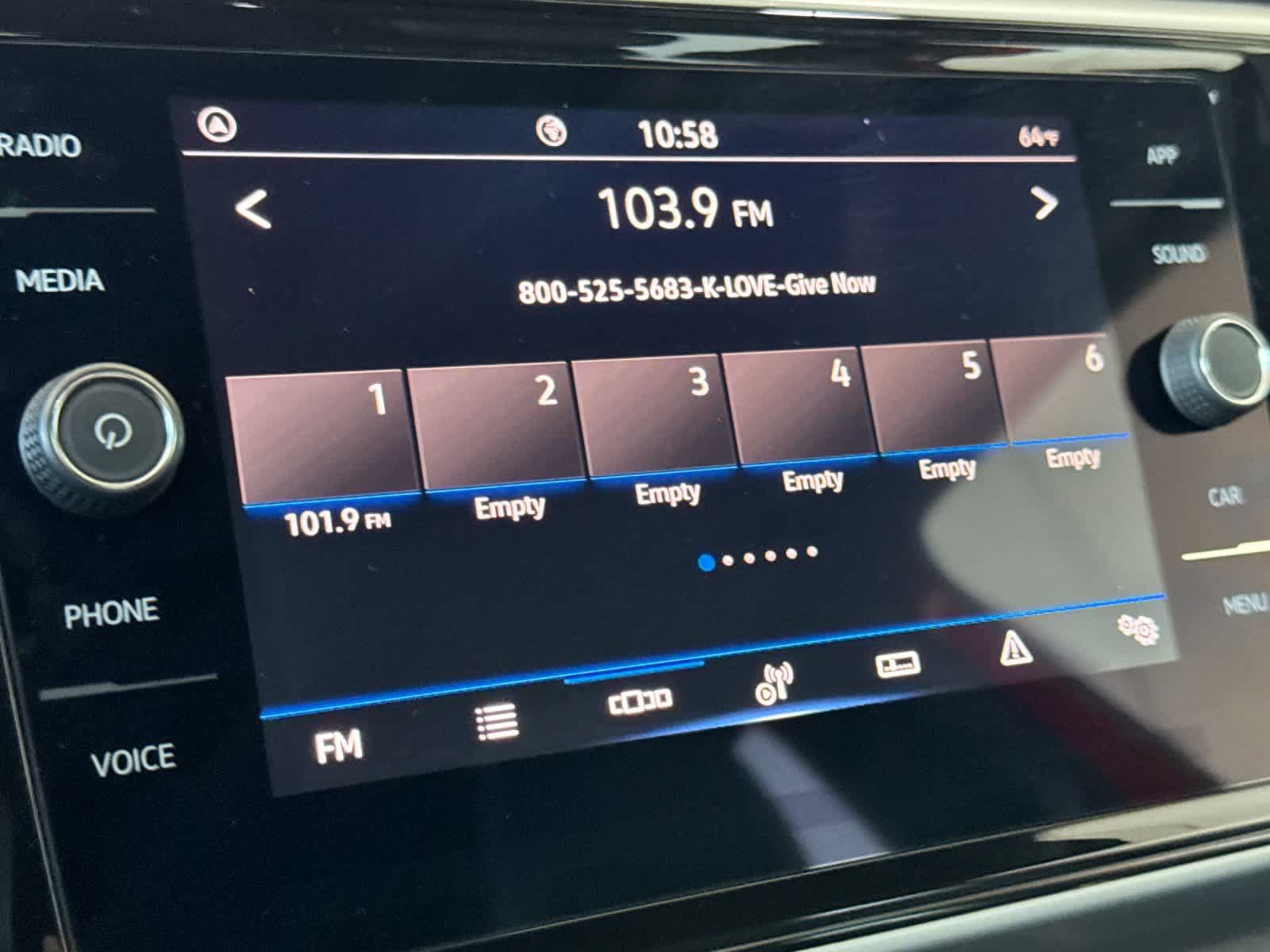 Used 2023 Volkswagen Atlas Cross Sport SE FWD image 20