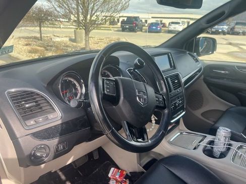 Used 2020 Dodge Grand Caravan SXT w/ Driver Convenience Group image 6
