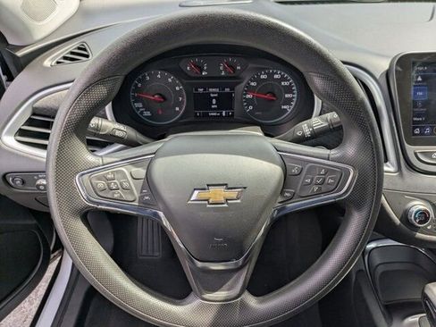 Used 2023 Chevrolet Malibu LT image 19