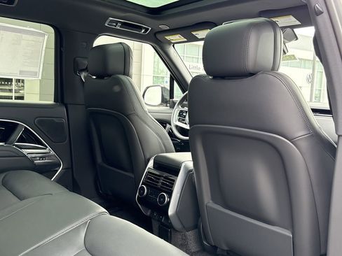 New 2025 Land Rover Range Rover SE image 15