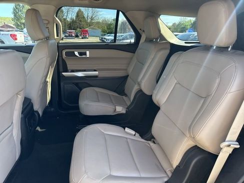 Used 2023 Ford Explorer XLT w/ Equipment Group 202A AWD/4WD image 10