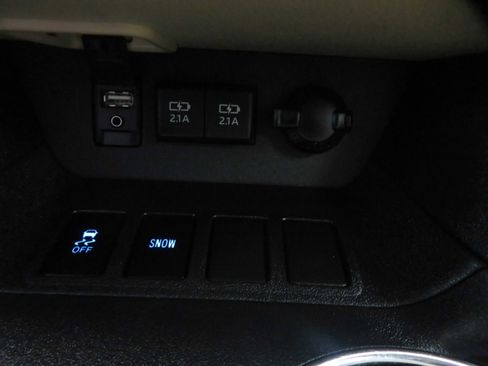 Used 2019 Toyota Highlander SE image 47