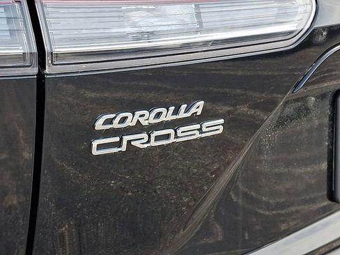 Used 2025 Toyota Corolla Cross XLE FWD image 29