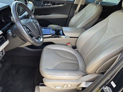 Used 2021 Lincoln Nautilus Standard w/ Equipment Group 101A image 11