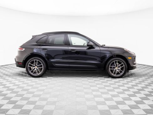 Certified 2026 Porsche Macan AWD/4WD image 7
