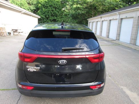 Used 2017 Kia Sportage LX AWD/4WD image 9