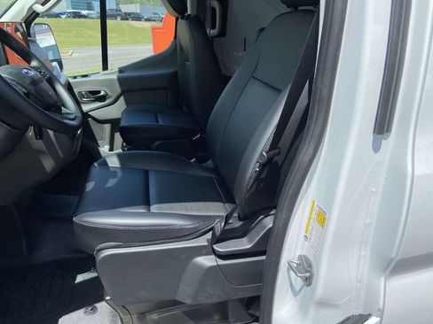 New 2025 Ford Transit 250 Low Roof RWD image 10