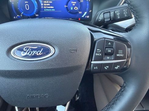 Used 2022 Ford Escape Titanium AWD/4WD image 16
