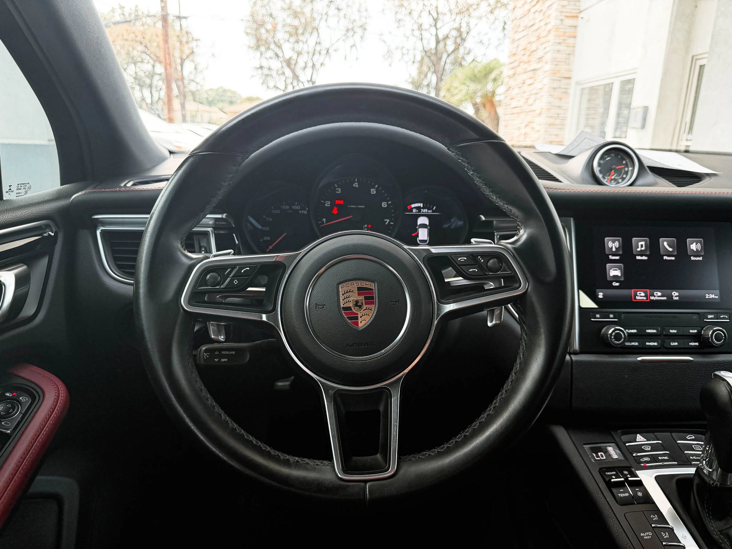 Used 2018 Porsche Macan Sport Edition AWD/4WD image 28
