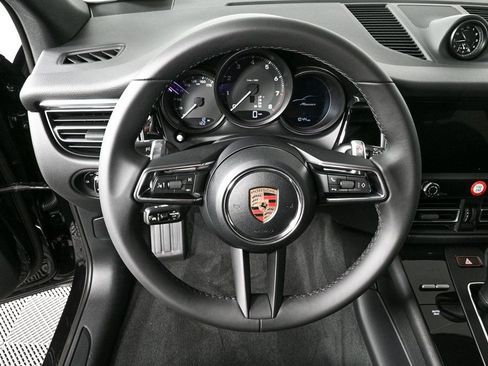 Certified 2026 Porsche Macan image 9