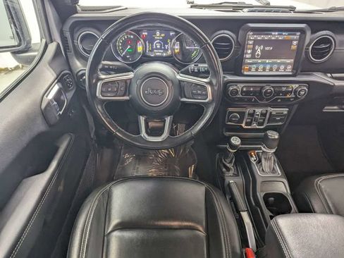 Used 2022 Jeep Wrangler Unlimited Sahara w/ Cold Weather Group image 7