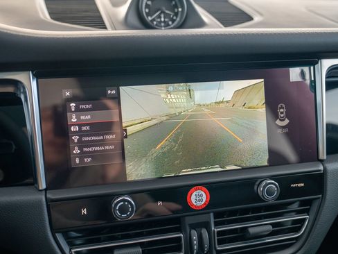 New 2026 Porsche Macan image 20