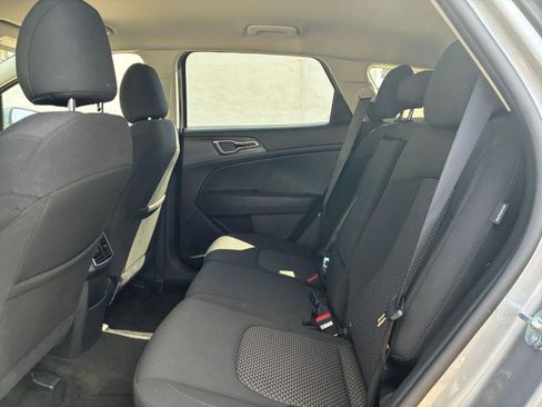 Used 2025 Kia Sportage LX image 24