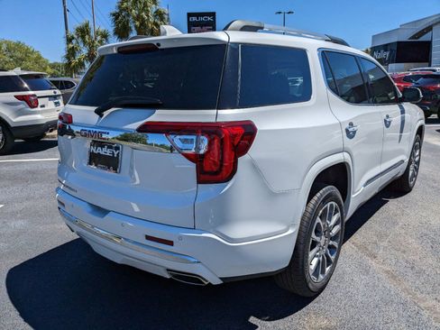 Used 2023 GMC Acadia Denali w/ Denali Technology Package image 3