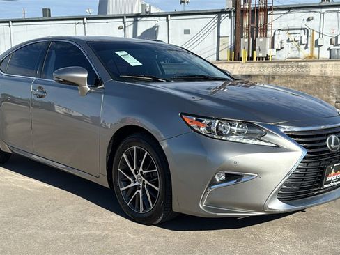 Used 2017 Lexus ES 350 image 3