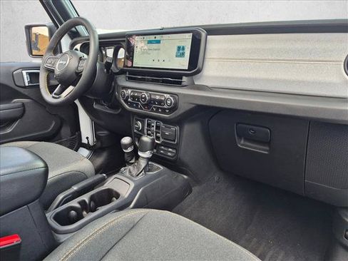Used 2024 Jeep Wrangler Unlimited w/ Convenience Group AWD/4WD image 22