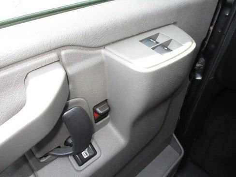 Used 2016 Chevrolet Express 2500 LS RWD image 12