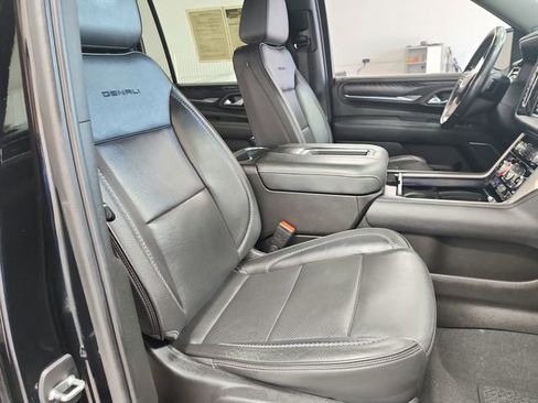 Used 2021 GMC Yukon XL Denali w/ Denali Premium Package image 42
