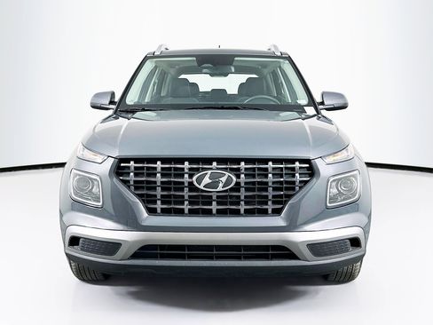 Used 2025 Hyundai Venue SEL image 2